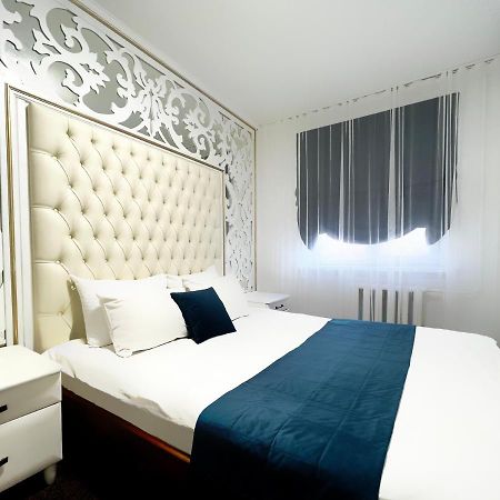 Enrico Hotel Dnipro Eksteriør billede